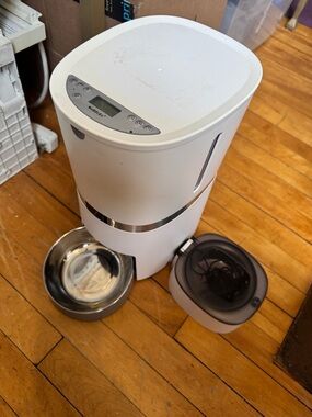 Automatic Wet and Dry Cat Feeder with Steel Bowls, Voice recorder, Ice Packs